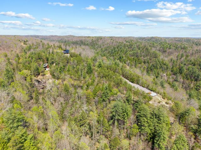498 Lakeside Drive, Zoe, KY 41397