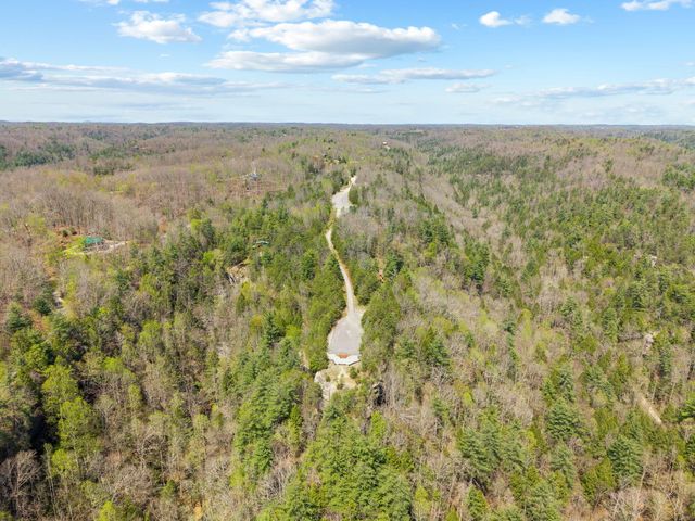 498 Lakeside Drive, Zoe, KY 41397