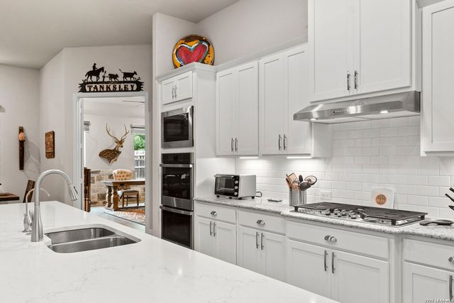 29347 KEARNEY RDG, Boerne, TX 78015