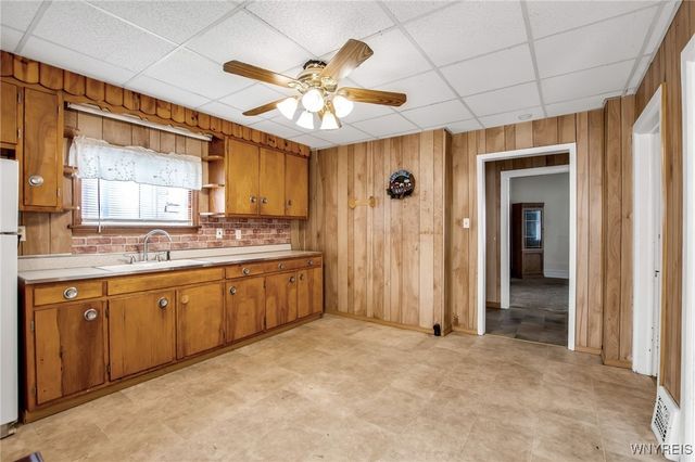 563 Tronolone Place, Niagara Falls, NY 14301