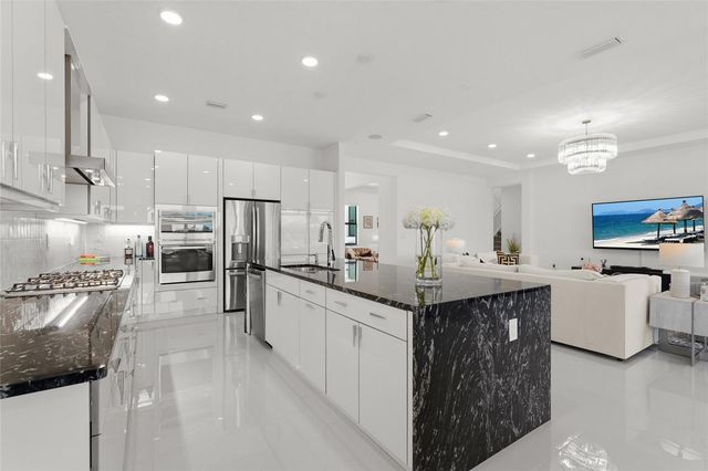 5060 KIVA CIRCLE, Bradenton, FL 34211