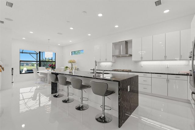 5060 KIVA CIRCLE, Bradenton, FL 34211
