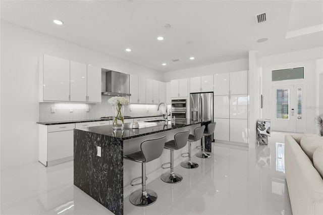 5060 KIVA CIRCLE, Bradenton, FL 34211