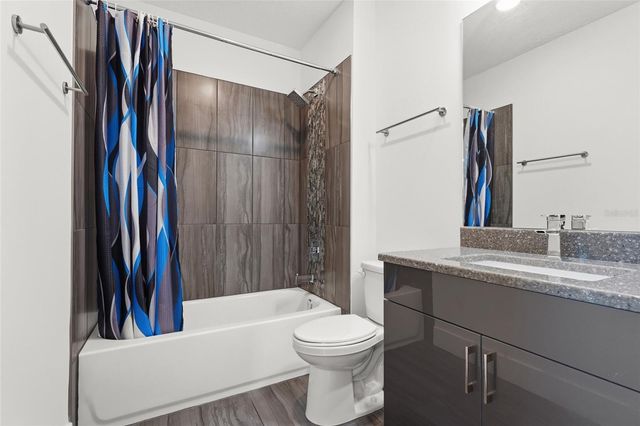5060 KIVA CIRCLE, Bradenton, FL 34211