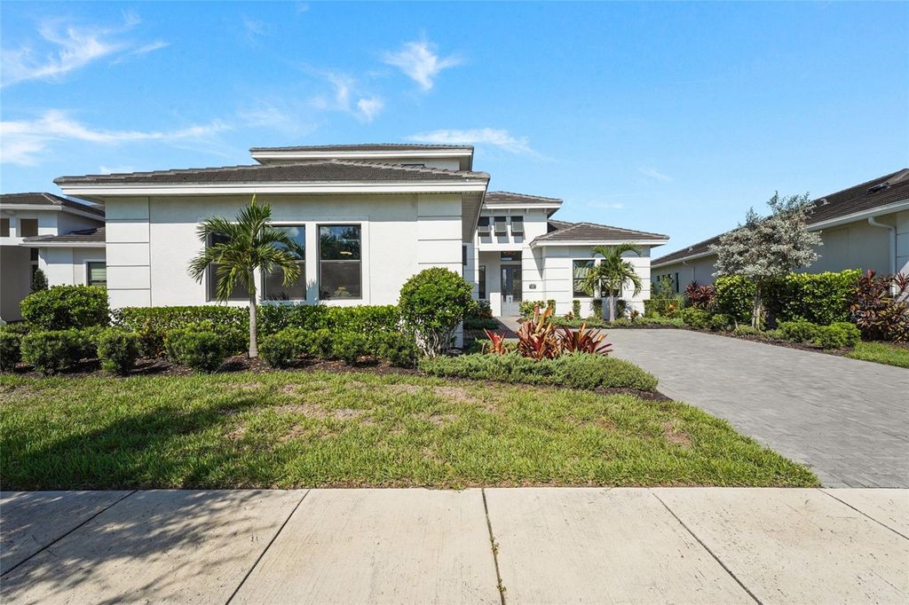 Image 16 of property listing at 5060 KIVA CIRCLE, Bradenton, FL 34211
