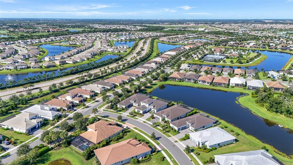 Image 71 of property listing at 5060 KIVA CIRCLE, Bradenton, FL 34211