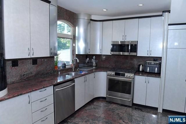 3-07 Dorothy Street, Fair Lawn, NJ 07410