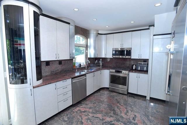 3-07 Dorothy Street, Fair Lawn, NJ 07410