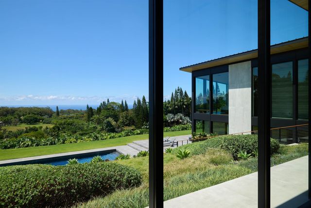 1642 W Kuiaha Rd, Haiku, HI 96708