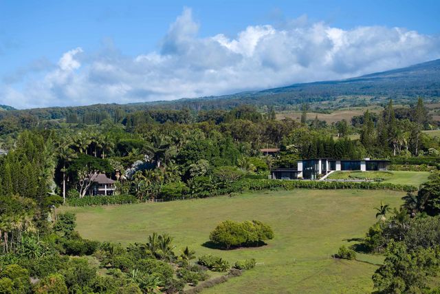 1642 W Kuiaha Rd, Haiku, HI 96708