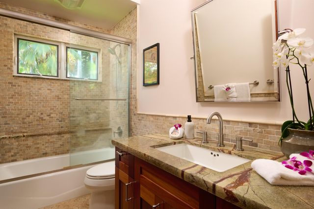 1642 W Kuiaha Rd, Haiku, HI 96708