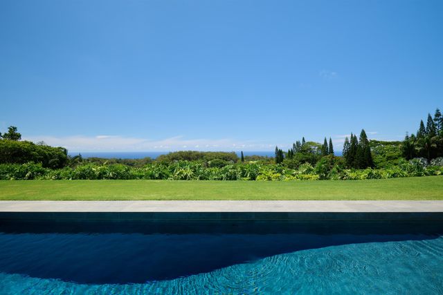 1642 W Kuiaha Rd, Haiku, HI 96708