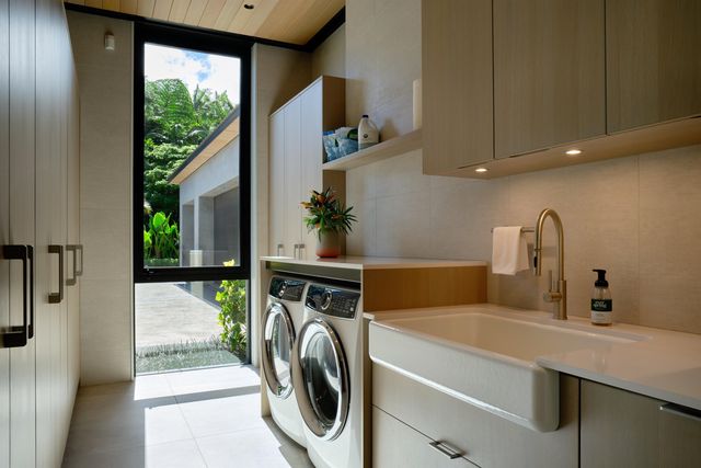 1642 W Kuiaha Rd, Haiku, HI 96708