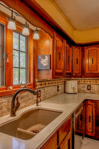 116 Hillview Drive, Joplin, MO 64804