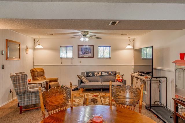 116 Hillview Drive, Joplin, MO 64804