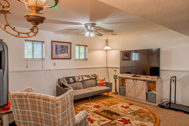 116 Hillview Drive, Joplin, MO 64804