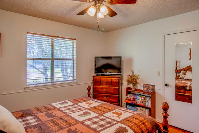 116 Hillview Drive, Joplin, MO 64804