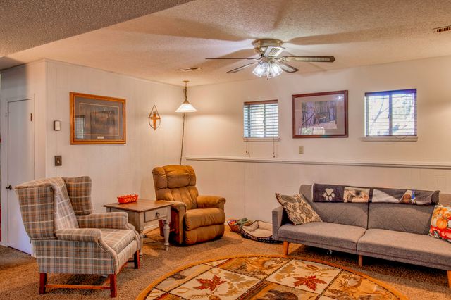 116 Hillview Drive, Joplin, MO 64804