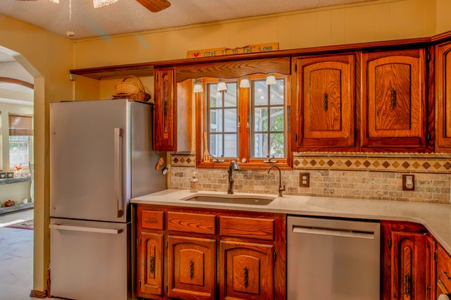 116 Hillview Drive, Joplin, MO 64804