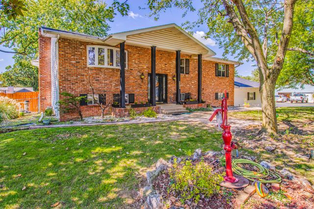 116 Hillview Drive, Joplin, MO 64804