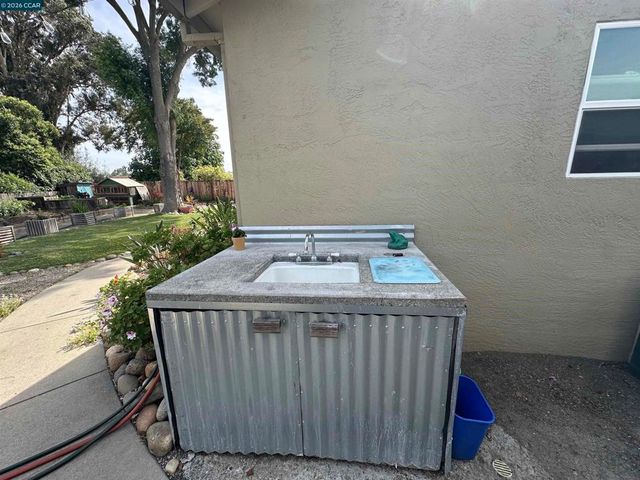 1941 Rainier Ct, Martinez, CA 94553