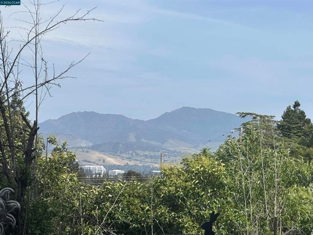 1941 Rainier Ct, Martinez, CA 94553