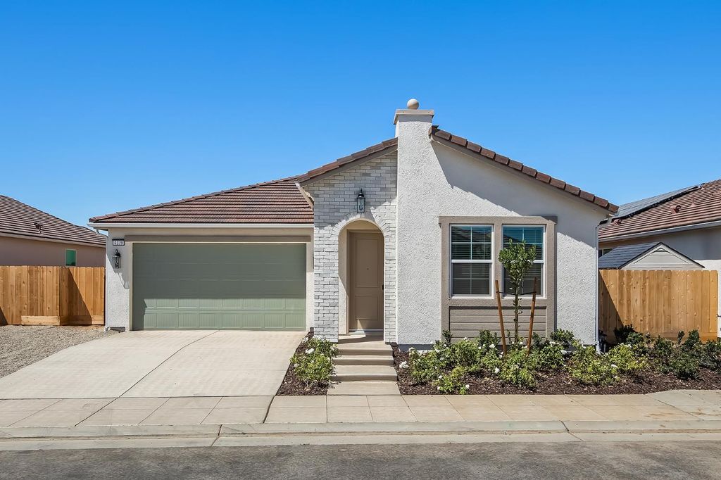 Image 1 of property listing at 4179 N Tisha Avenue, Fresno, CA 93723