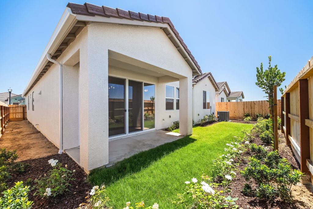 Image 15 of property listing at 4179 N Tisha Avenue, Fresno, CA 93723