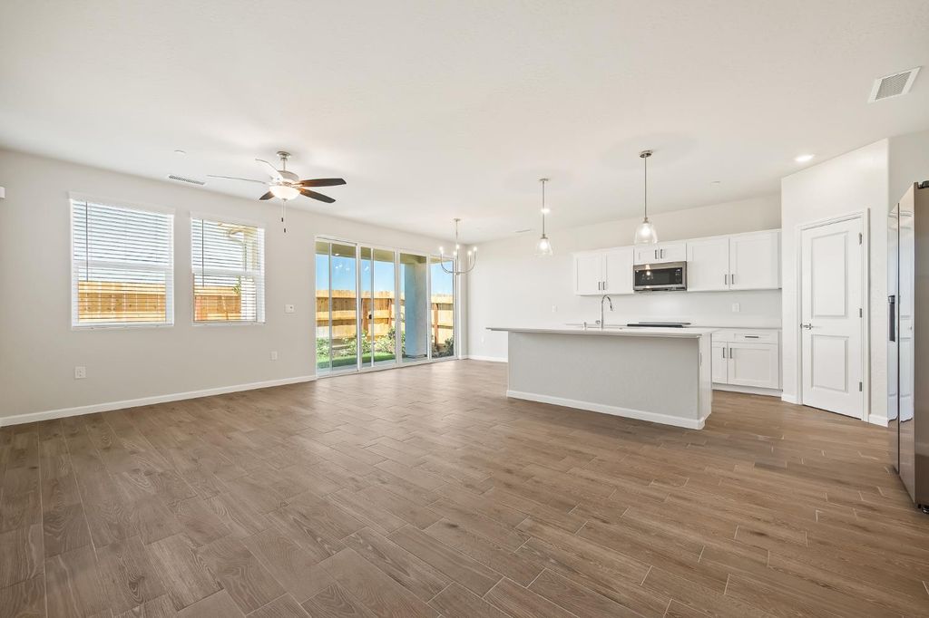 Image 3 of property listing at 4179 N Tisha Avenue, Fresno, CA 93723