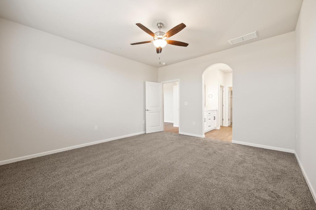Image 8 of property listing at 4179 N Tisha Avenue, Fresno, CA 93723