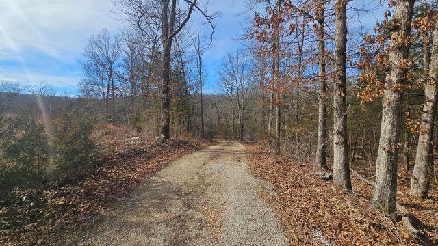 3528 County Road E 14-253, Drury, MO 65638