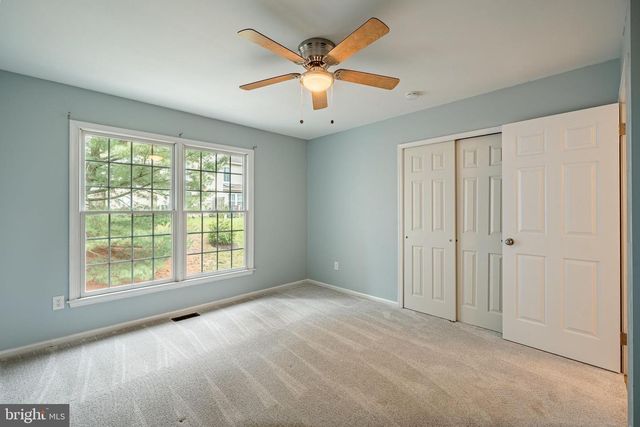 9 OAK LEAF LN, Downingtown, PA 19335