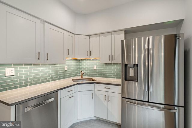 9 OAK LEAF LN, Downingtown, PA 19335