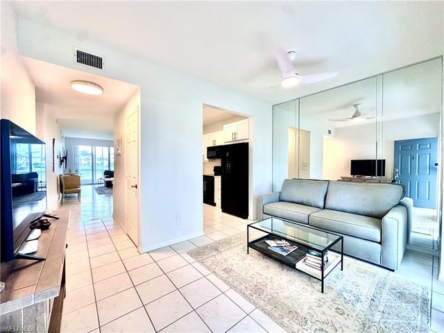 864 Tanbark DR # 102, Naples, FL 34108