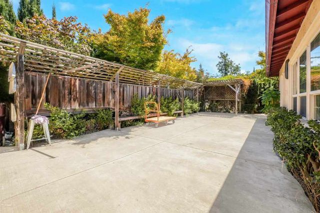 512 Teasdale Pl, Hayward, CA 94544