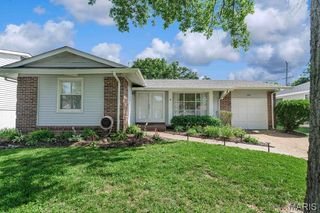 406 Palermo Drive, Ballwin, MO 63021