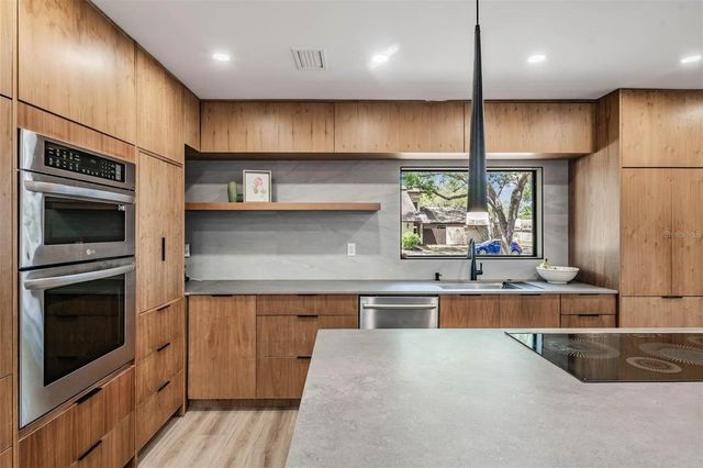 848 HILLSIDE DRIVE, Palm Harbor, FL 34683