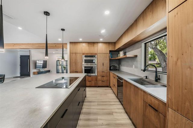 848 HILLSIDE DRIVE, Palm Harbor, FL 34683