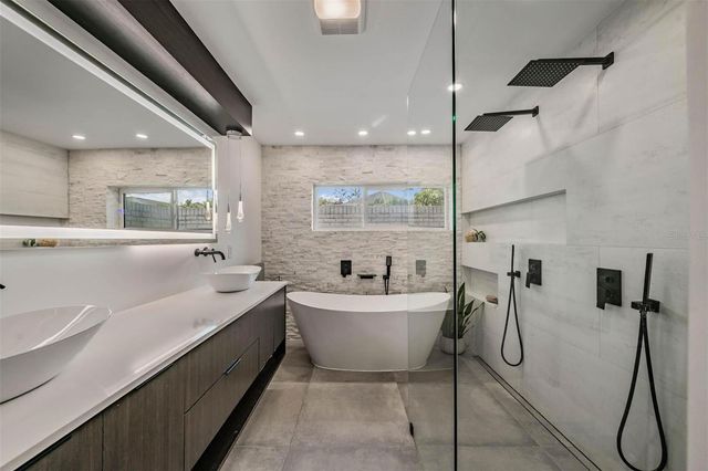 848 HILLSIDE DRIVE, Palm Harbor, FL 34683