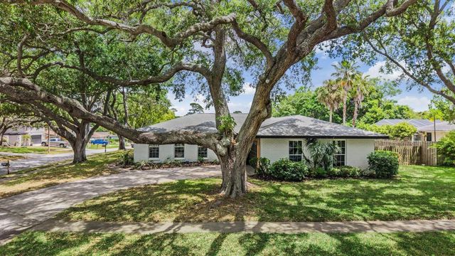 848 HILLSIDE DRIVE, Palm Harbor, FL 34683