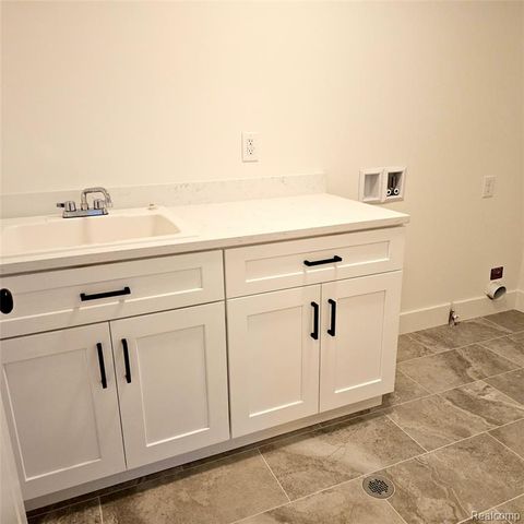 24092 Sawgrass Drive, Macomb, MI 48042