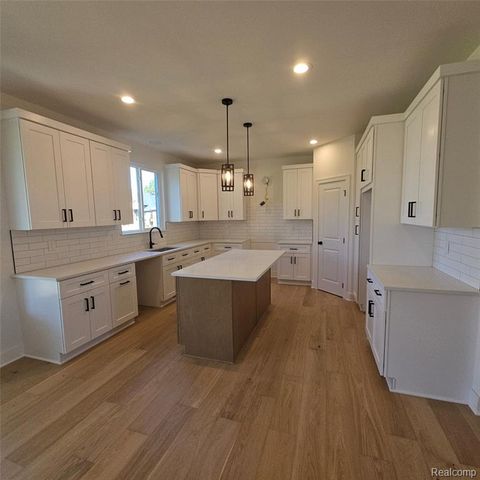 24092 Sawgrass Drive, Macomb, MI 48042