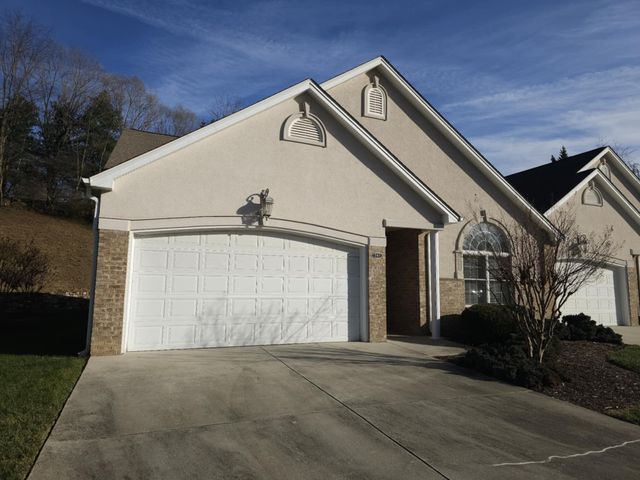 543 Greenway Landing PL, Vinton, VA 24179