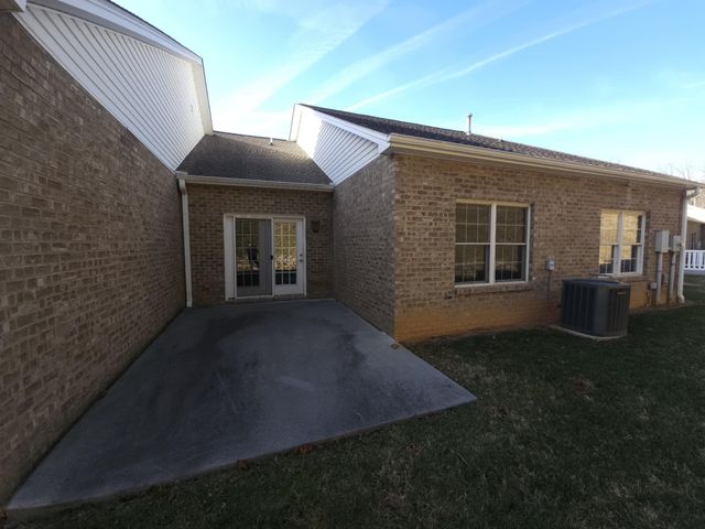 543 Greenway Landing PL, Vinton, VA 24179