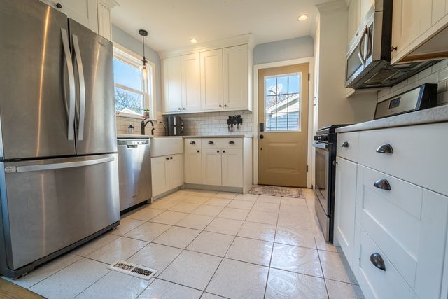 218 S Fairfield Avenue, Lombard, IL 60148