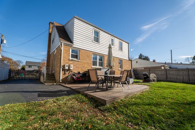 218 S Fairfield Avenue, Lombard, IL 60148