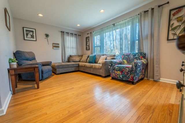 218 S Fairfield Avenue, Lombard, IL 60148