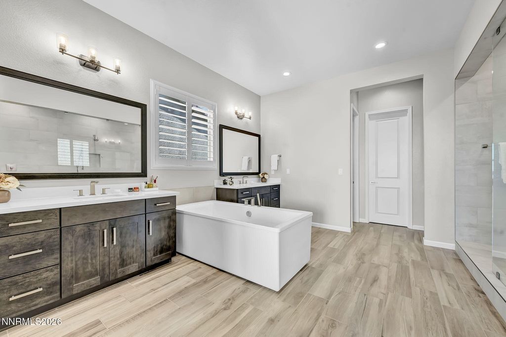 Image 14 of property listing at 8908 Suncreek Court, Reno, NV 89523