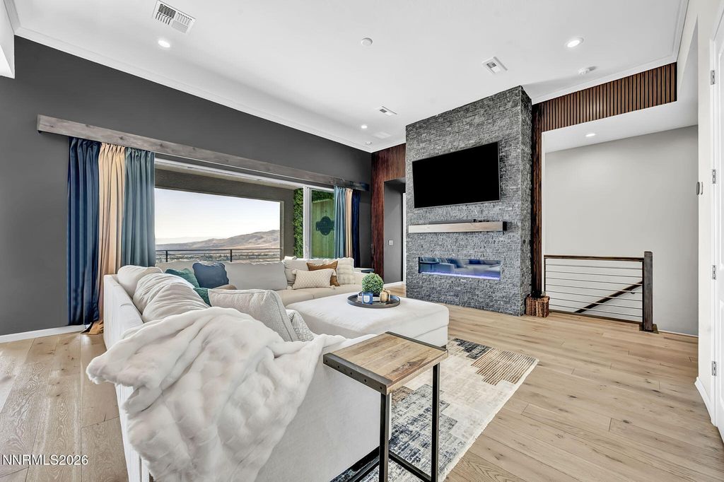 Image 38 of property listing at 8908 Suncreek Court, Reno, NV 89523
