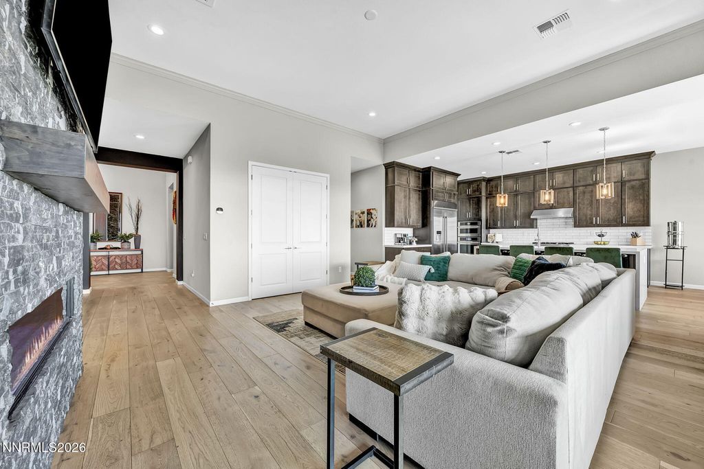 Image 39 of property listing at 8908 Suncreek Court, Reno, NV 89523
